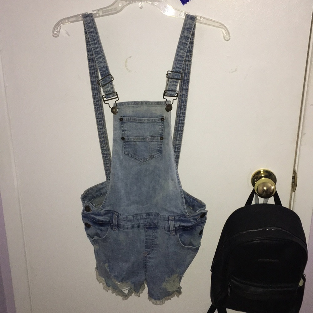 Cute light wash overalls!